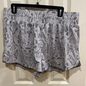 VARLEY kallin short, worn twice, size XL